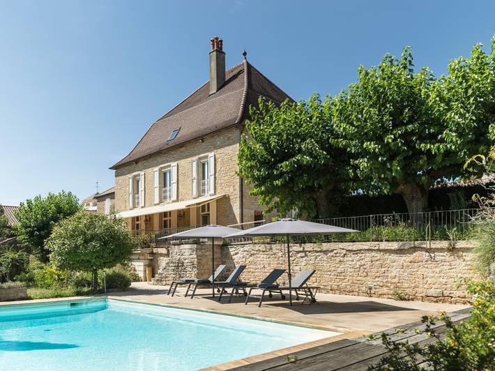 Chambre d’hôte pour 2 personnes, avec jardin et piscine dans le Jura