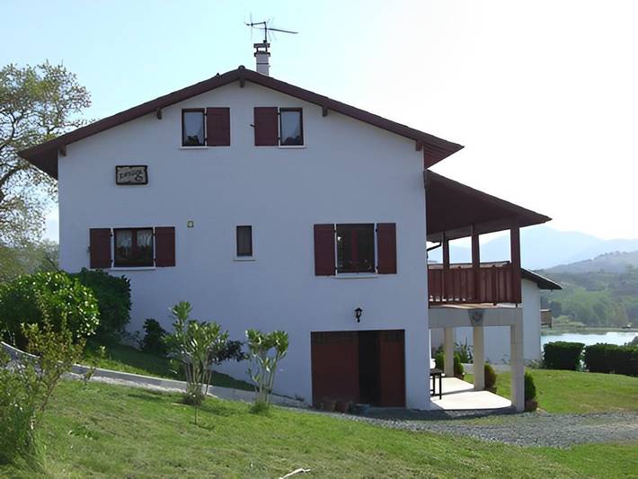 Chambre d’hôte pour 2 personnes, avec jardin et vue sur le lac, animaux acceptés au Pays basque