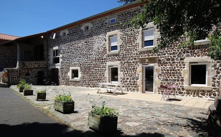 Chambre d’hôte pour 2 personnes, avec piscine et jacuzzi en Haute-Loire