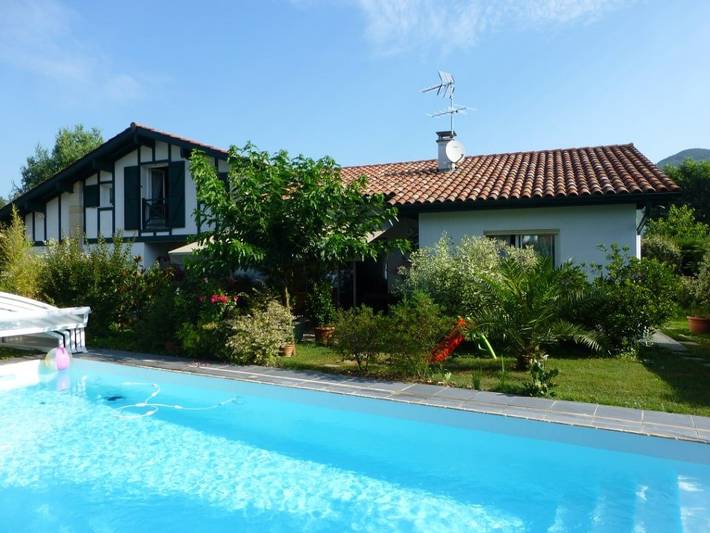 Chambre d’hôte pour 2 personnes, avec piscine et jardin au Pays basque