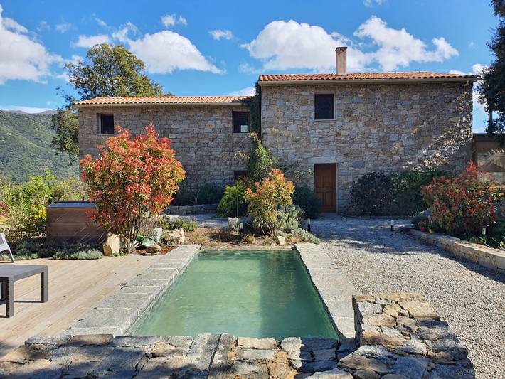 Chambre d’hôte pour 2 personnes, avec jardin et jacuzzi en Corse