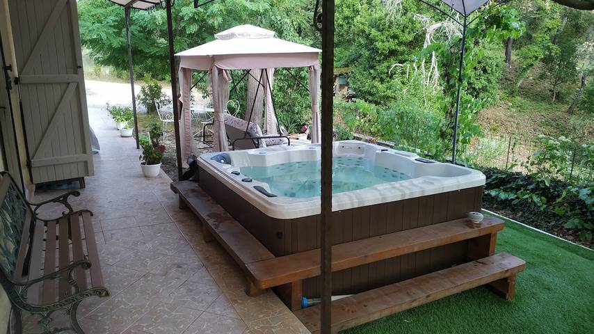 Chambre d’hôte pour 4 personnes, avec jardin et jacuzzi dans le Var