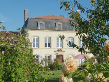 Chambre d’hôte pour 2 personnes, avec jardin ainsi que vue et terrasse dans Verdun