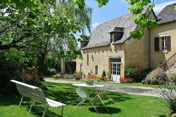 Chambre d’hôte pour 3 personnes, avec jardin dans l' Aveyron