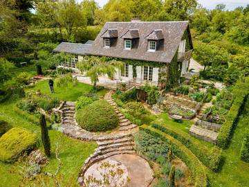 Chambre d’hôte pour 2 personnes, avec jardin dans l' Aveyron