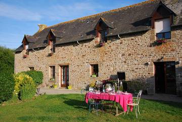Chambre d’hôte pour 2 personnes, avec jardin et piscine en Bretagne