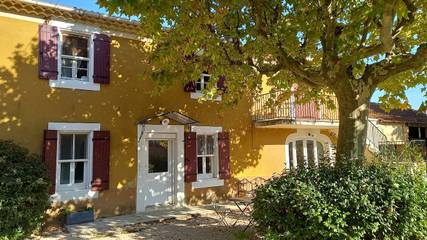 Chambre d’hôte pour 2 personnes, avec balcon et piscine dans la Drôme