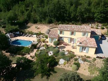 Chambre d’hôte pour 3 personnes, avec piscine et jardin dans les Alpes-de-Haute-Provence