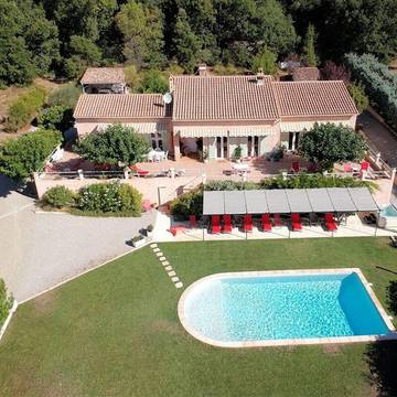 Chambre d’hôte pour 3 personnes, avec piscine et jardin dans les Alpes-de-Haute-Provence