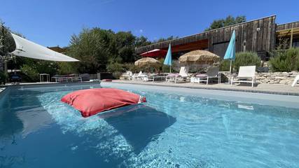 Chambre d’hôte pour 2 personnes, avec jardin et piscine dans les Alpes-de-Haute-Provence
