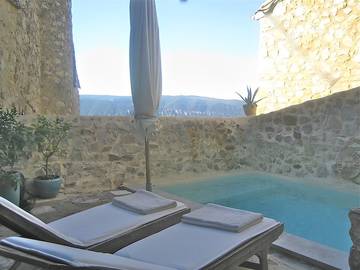Chambre d’hôte pour 3 personnes, avec jardin et piscine dans les Alpes-de-Haute-Provence