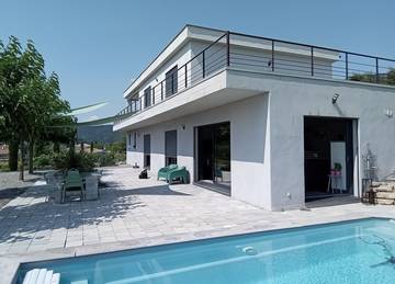 Chambre d’hôte pour 2 personnes, avec piscine et jardin dans les Alpes-de-Haute-Provence