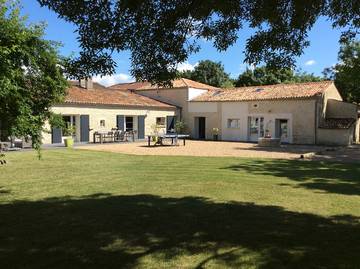 Chambre d’hôte pour 2 personnes, avec jardin et piscine en Charente-Maritime