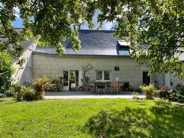 Chambre d’hôte pour 2 personnes, avec piscine ainsi que jardin et vue dans Maine-et-Loire