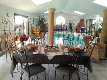 Chambre d’hôte pour 5 personnes, avec vue ainsi que piscine et jardin dans Maine-et-Loire