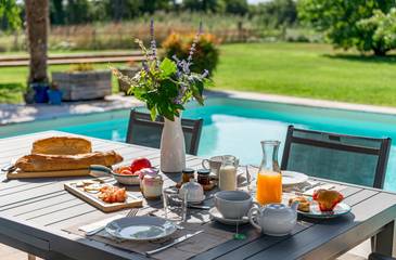 Chambre d’hôte pour 2 personnes, avec piscine ainsi que jardin et jacuzzi dans la Loire