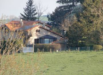 Chambre d’hôte pour 4 personnes, avec piscine et jardin dans la Loire