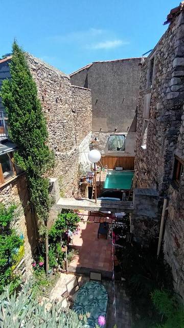 Chambre d’hôte pour 2 personnes, avec terrasse ainsi que piscine et vue dans l' Aude