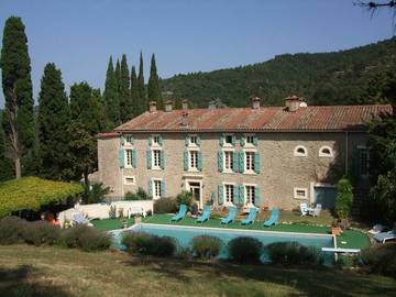 Chambre d’hôte pour 2 personnes, avec piscine dans l' Aude